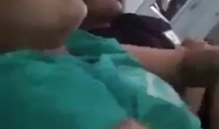 Âm đạo của một phụ nữ trẻ là ai xnxx gai xinh nhat ban đầy ham muốn đầy đủ của dày hàng xóm