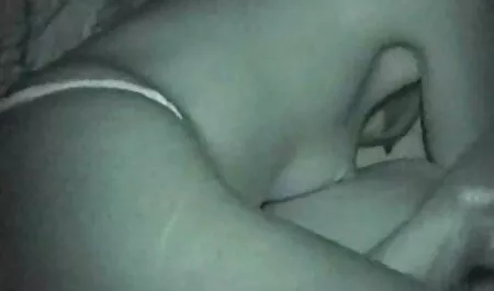 Ngủ với các gái mà không nhận được phim sex em gai nhat ban ra khỏi giường