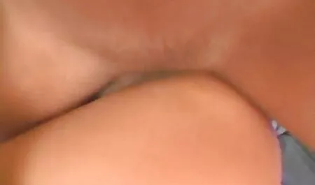 Hai nữ xa lánh nhau trong choi gai xinh nhat ban phòng tắm và ngon tình dục.
