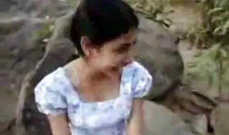 Vẻ đẹp phim sex gái xinh nhật bản liếm đế giày thể thao và liếm ngón chân
