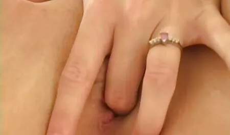 Tìm sex gái trẻ nhật một cô gái