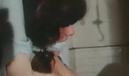 Trẻ Vasily đã vui vẻ sex gái nhật bản với các giáo viên.